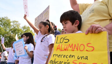 Marcha de Amsafé para pedir "Basta de balaceras a las escuelas"